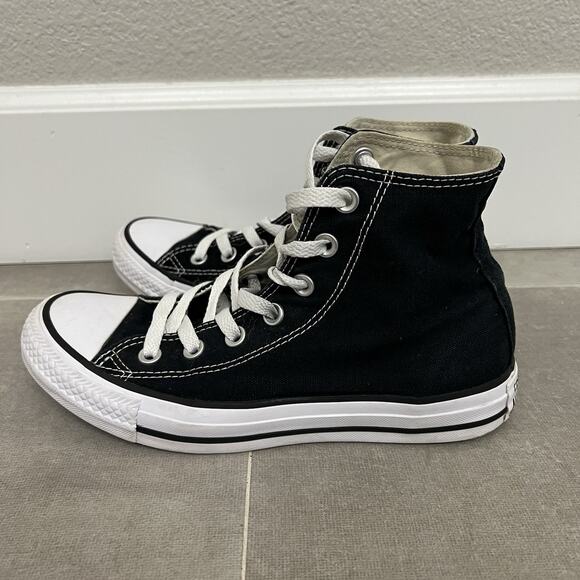 Converse Chuck Taylor All Star Womens 7 Black High Top Casual Sneaker Shoes - Picture 3 of 5